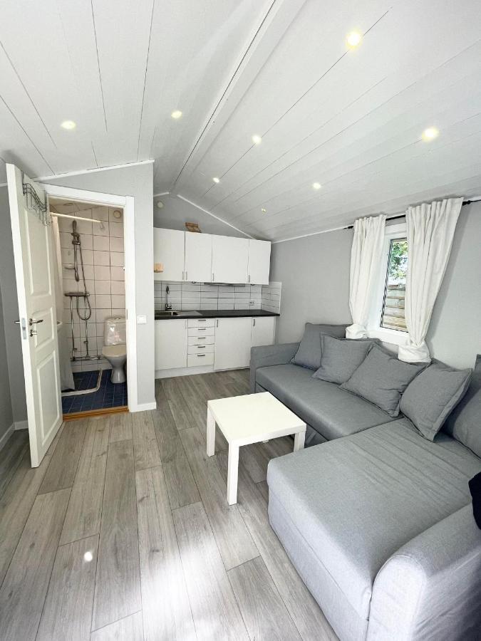 Egen Stuga Mitt I Stan Karlstad Exterior photo